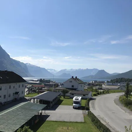 Privat overnatting Gustehouse Åndalsnes
